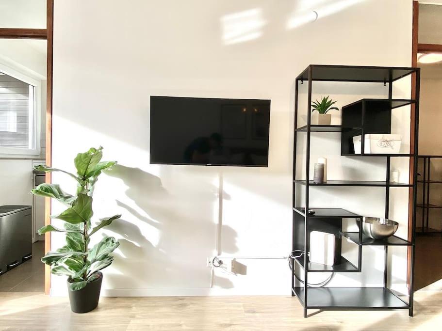 Top-Apartment Mit Parkplatz Und Balkon Reutlingen Kültér fotó